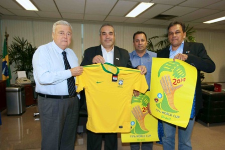CNTM defende trabalho e salário dignos nas obras da Copa